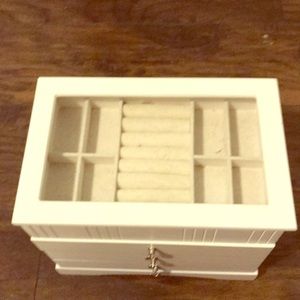 Jewelry box